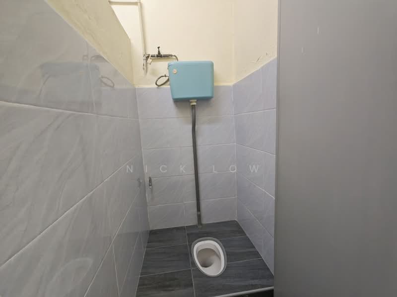 1-storey Terraced House for Rent in Taman Ungku Tun Aminah (Skudai) - Nick Low - Bathroom - PropertyGuru.com.my
