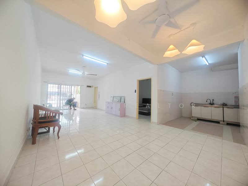 Rumah Bandar untuk Disewa di Bandar Seri Putra (Bangi) - Maznee Realtor - Living Room - PropertyGuru.com.my