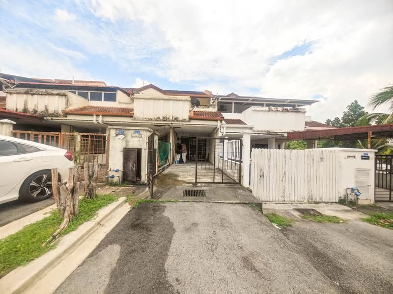 Rumah Bandar untuk Disewa di Bandar Seri Putra (Bangi) - Maznee Realtor - Exterior - PropertyGuru.com.my