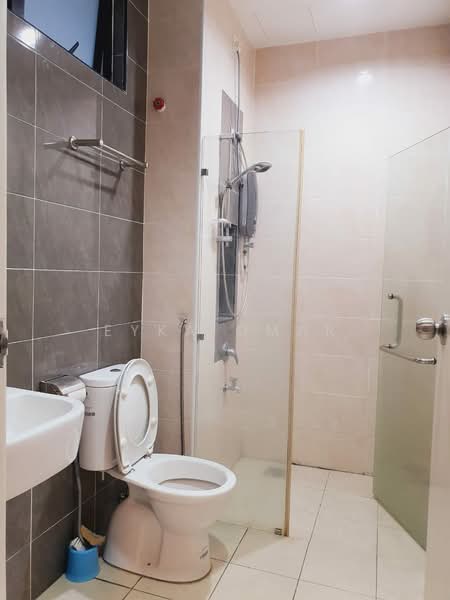 Service Residence for Sale at The Platino Serviced Apartment - Eyka Omar - Bathroom - PropertyGuru.com.my