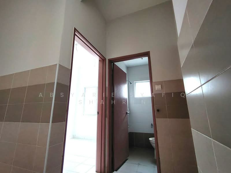 2-storey Terraced House for Sale in Denai Alam (Shah Alam) - Absyarie Syafiq Shahrin - Bathroom - PropertyGuru.com.my