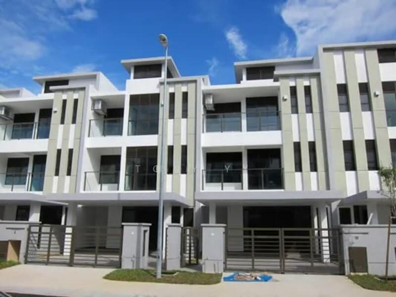 2.5-storey Terraced House for Sale in USJ Heights (Subang Jaya) - Tony YY - Exterior - PropertyGuru.com.my