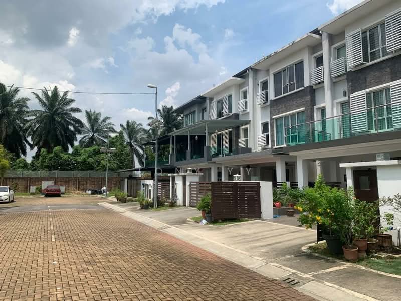 2.5-storey Terraced House for Sale in USJ Heights (Subang Jaya) - Tony YY - Exterior - PropertyGuru.com.my