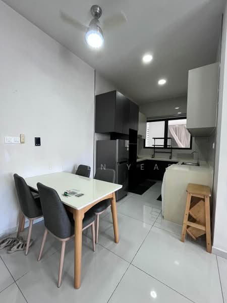 Condominium for Rent at Bay Laurel @ Country Garden Danga Bay - Ellen Yeap - Kitchen - PropertyGuru.com.my