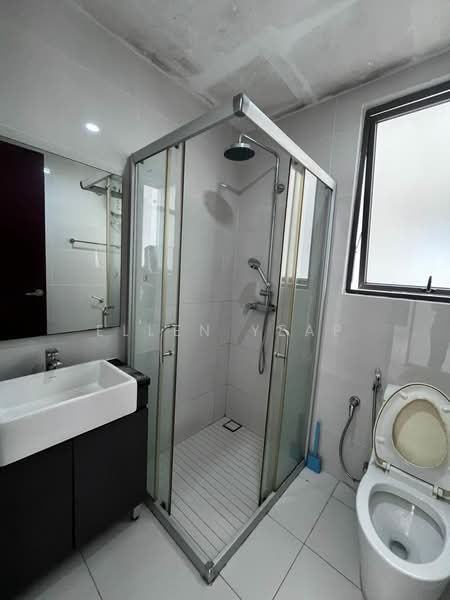 Condominium for Rent at Bay Laurel @ Country Garden Danga Bay - Ellen Yeap - Bathroom - PropertyGuru.com.my