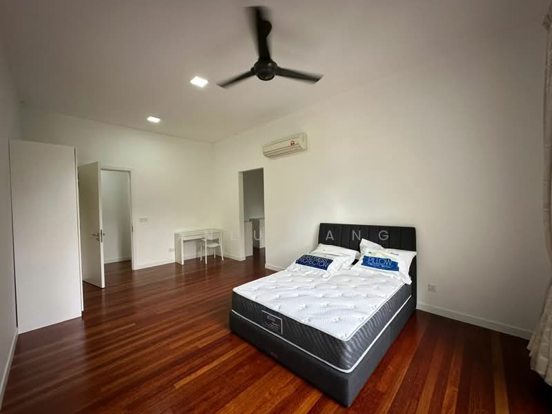 Condominium for Sale at Pavilion Hilltop - Wanlu Sang - Master Bedroom - PropertyGuru.com.my