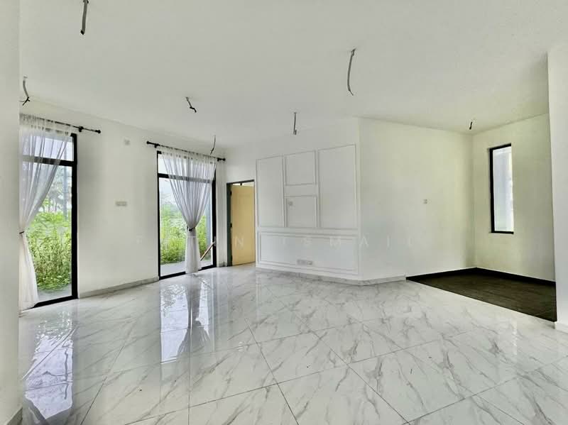 Bungalow for Sale in Sungai Buloh (Selangor) - Fatin Ismail - Living Room - PropertyGuru.com.my
