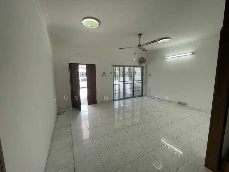 2-storey Terraced House for Sale in Ipoh (Perak) - Justine Chin - Living Room - PropertyGuru.com.my