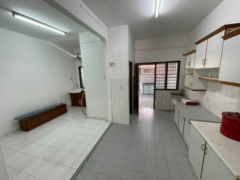 2-storey Terraced House for Sale in Ipoh (Perak) - Justine Chin - Kitchen - PropertyGuru.com.my
