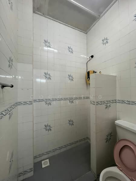 1.5-storey Terraced House for Sale in Taman Molek (Johor Bahru) - Coco Feng Lily - PropertyGuru.com.my