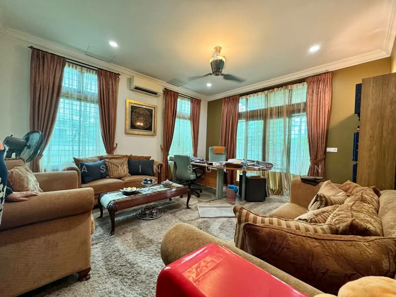 Rumah Berkembar untuk Dijual di Bukit Jelutong (Shah Alam) - Yasmin Sulaiman - Living Room - PropertyGuru.com.my