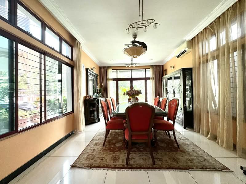 Rumah Berkembar untuk Dijual di Bukit Jelutong (Shah Alam) - Yasmin Sulaiman - Dining Room - PropertyGuru.com.my