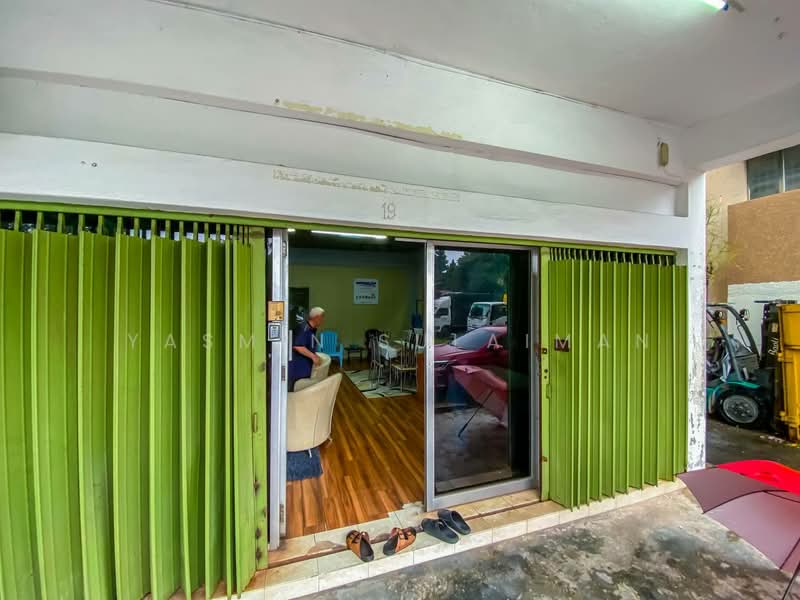 Shop / Office for Sale in Cheras (Kuala Lumpur) - Yasmin Sulaiman - Entrance - PropertyGuru.com.my