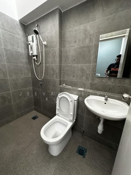 2-storey Terraced House for Rent in Cybersouth (Dengkil) - Jeevan Selva Kumar - Bathroom - PropertyGuru.com.my