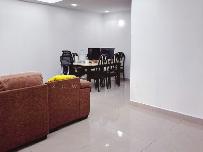 Rumah Teres 2 Tingkat untuk Dijual di TAMAN PUCHONG UTAMA (Puchong) - Kow Tze Fui - Living Room - PropertyGuru.com.my