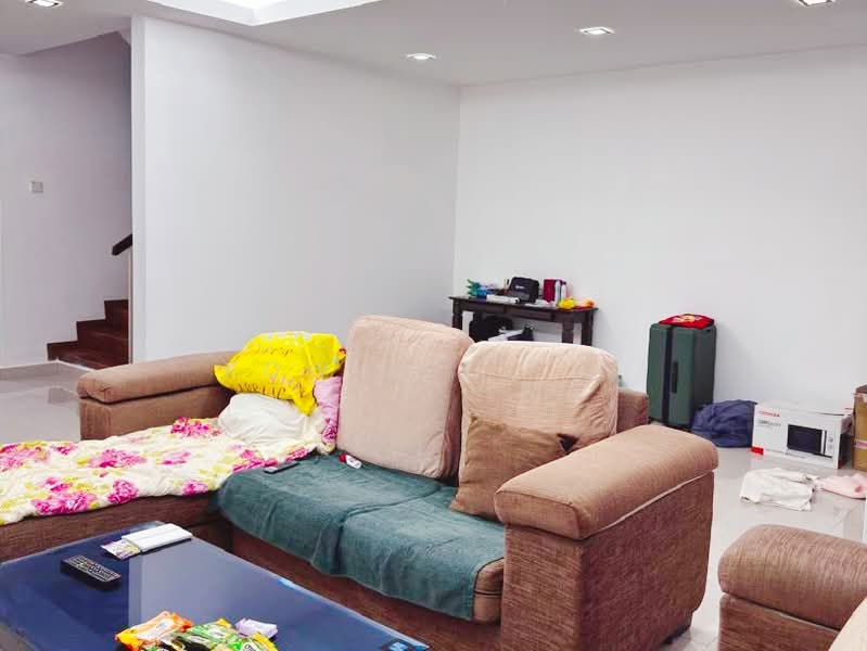 Rumah Teres 2 Tingkat untuk Dijual di TAMAN PUCHONG UTAMA (Puchong) - Kow Tze Fui - Living Room - PropertyGuru.com.my