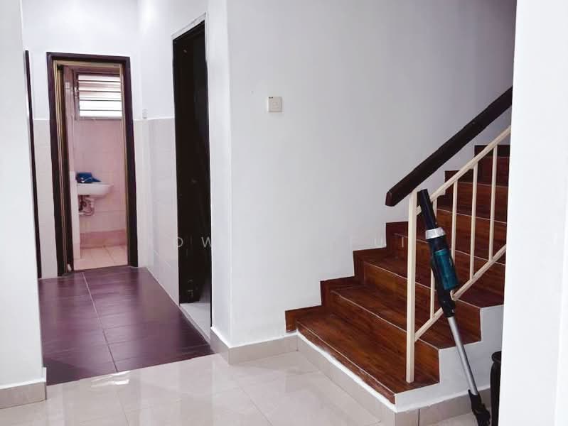 Rumah Teres 2 Tingkat untuk Dijual di TAMAN PUCHONG UTAMA (Puchong) - Kow Tze Fui - Corridor - PropertyGuru.com.my