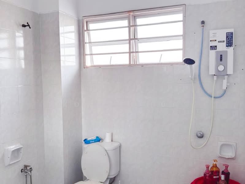 Rumah Teres 2 Tingkat untuk Dijual di TAMAN PUCHONG UTAMA (Puchong) - Kow Tze Fui - Bathroom - PropertyGuru.com.my