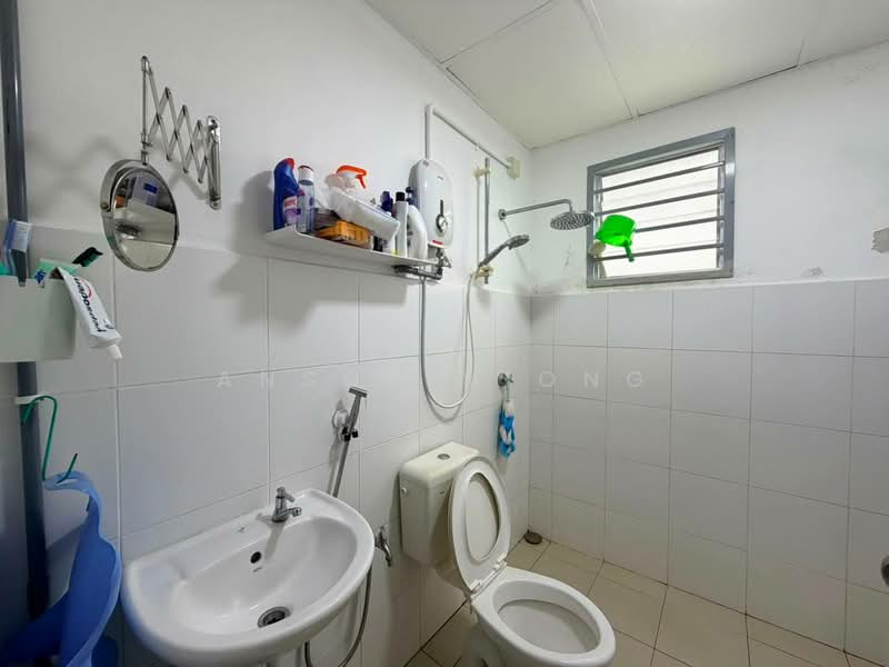 Apartment for Rent at Denai Nusantara Apartment - Anson Hiong - Bathroom - PropertyGuru.com.my