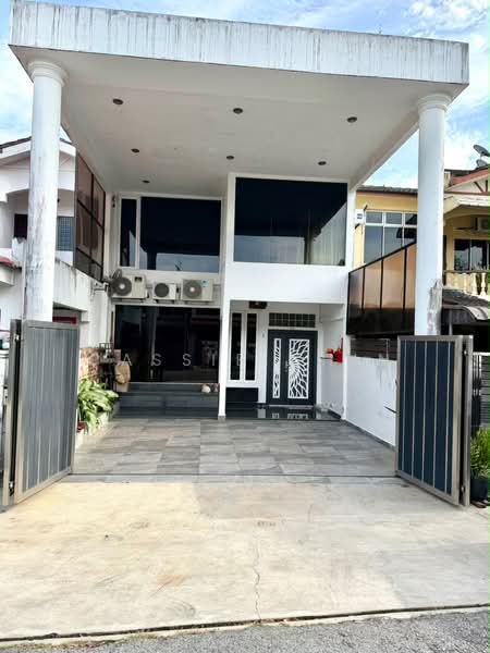 Rumah Teres untuk Dijual di Taman Kluang Barat (Kluang) - Cassie Chin - Exterior - PropertyGuru.com.my