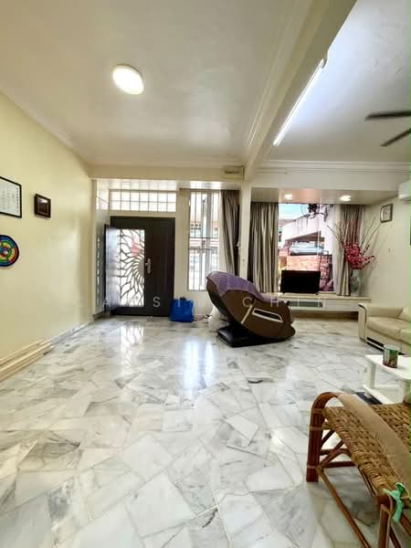 Rumah Teres untuk Dijual di Taman Kluang Barat (Kluang) - Cassie Chin - Living Room - PropertyGuru.com.my