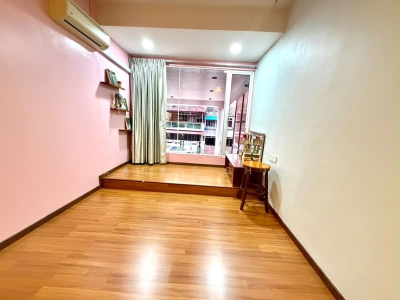 Rumah Teres untuk Dijual di Taman Kluang Barat (Kluang) - Cassie Chin - Living Room - PropertyGuru.com.my