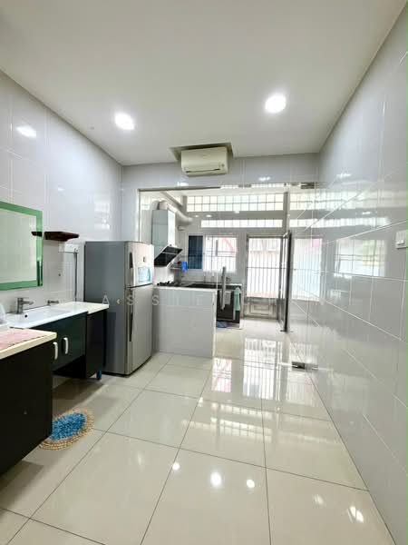 Rumah Teres untuk Dijual di Taman Kluang Barat (Kluang) - Cassie Chin - Kitchen - PropertyGuru.com.my