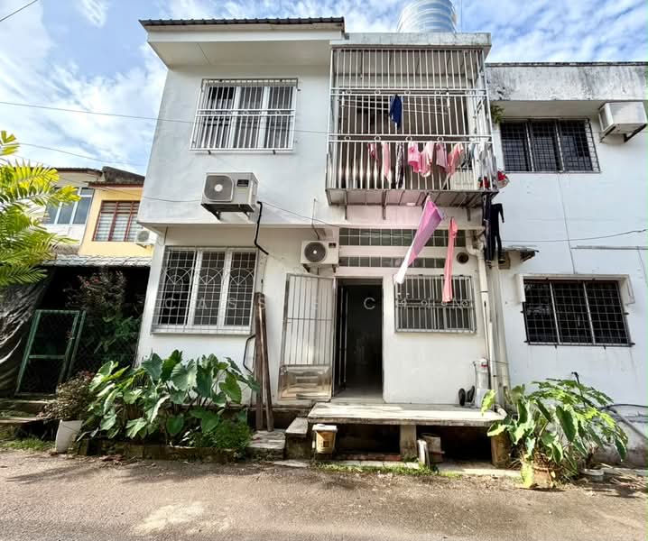 Rumah Teres untuk Dijual di Taman Kluang Barat (Kluang) - Cassie Chin - Exterior - PropertyGuru.com.my