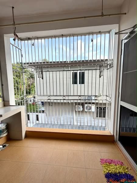 Rumah Teres untuk Dijual di Taman Kluang Barat (Kluang) - Cassie Chin - Balcony - PropertyGuru.com.my