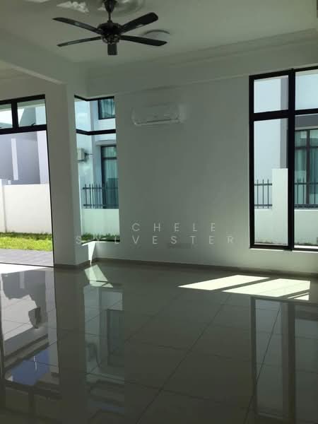 Rumah Kluster untuk Dijual di Kota Masai (Pasir Gudang) - Michele Sylvester - Living Room - PropertyGuru.com.my