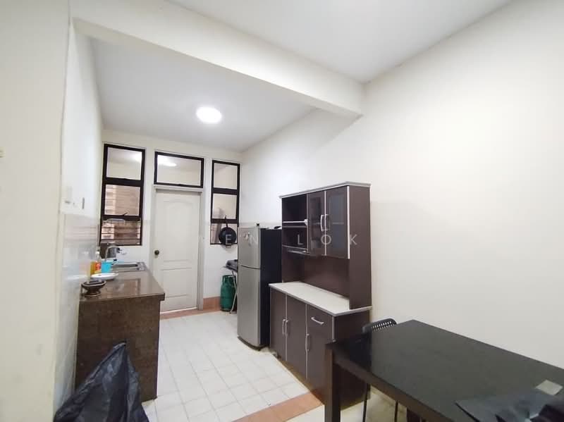 Kondominium untuk Disewa di Pelangi Utama - Owen Loke - Kitchen - PropertyGuru.com.my