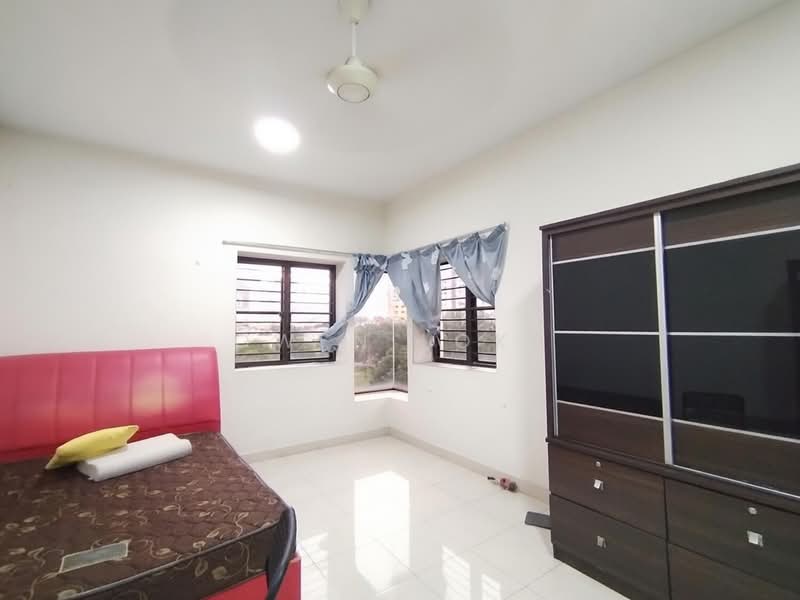 Kondominium untuk Disewa di Pelangi Utama - Owen Loke - Bedroom - PropertyGuru.com.my