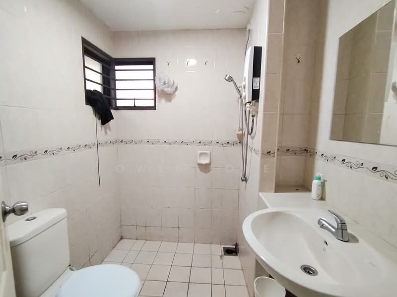 Kondominium untuk Disewa di Pelangi Utama - Owen Loke - Bathroom - PropertyGuru.com.my