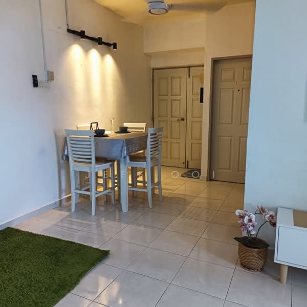 Pangsapuri untuk Disewa di Damai Vista Apartment - Jeff Ooi - Dining Room - PropertyGuru.com.my