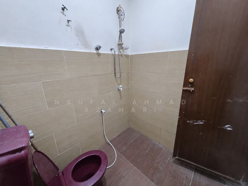 Rumah Teres 2 Tingkat untuk Dijual di Taman Rasah Jaya (Rasah) - Naufal Ahmad Azahari - Bathroom - PropertyGuru.com.my