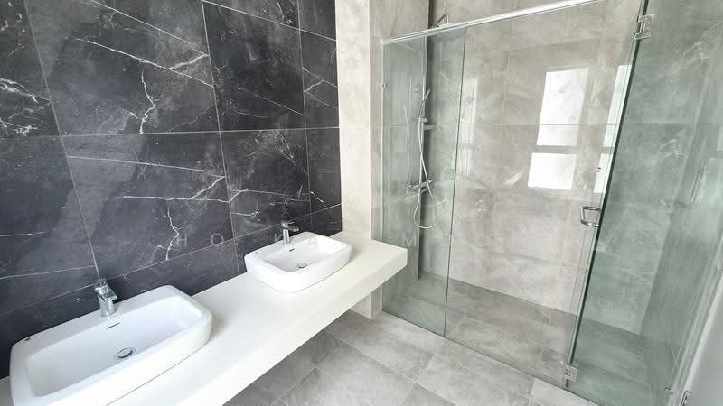 Rumah Berkembar untuk Dijual di Bandar Sungai Long (Selangor) - Ho Kah Moon - Bathroom - PropertyGuru.com.my