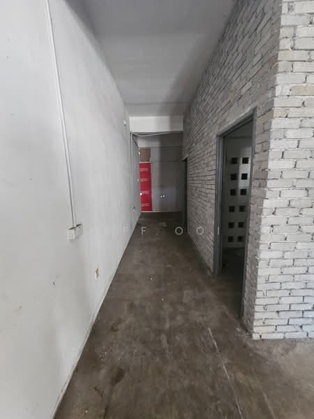 Shop for Rent in Bagan Jermal (Butterworth) - Jeff Ooi - Corridor - PropertyGuru.com.my