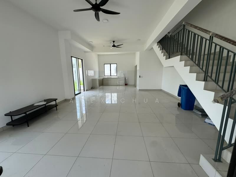 Rumah Teres 2 Tingkat untuk Disewa di Kota Kemuning (Shah Alam) - Alex Chua - Living Room - PropertyGuru.com.my