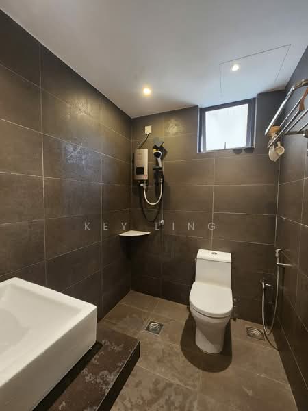 Condominium for Sale at Mutiara Oriental - Key Ling - Bathroom - PropertyGuru.com.my