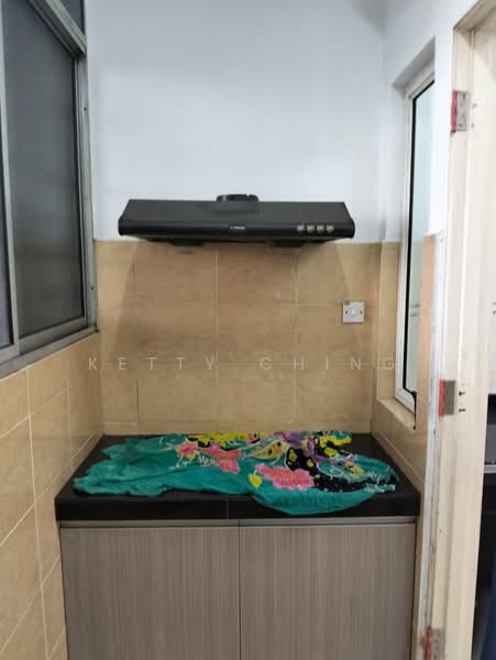 Kondominium untuk Disewa di Banjaria Court - Ketty Ching - Kitchen - PropertyGuru.com.my