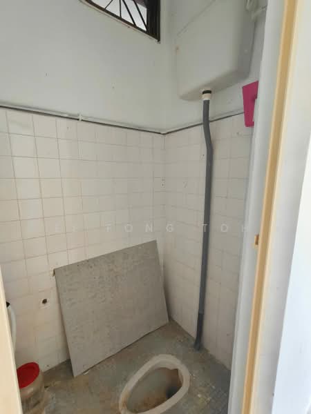 1-storey Terraced House for Sale in Taman Universiti (Skudai) - Ee Fong Toh - Bathroom - PropertyGuru.com.my