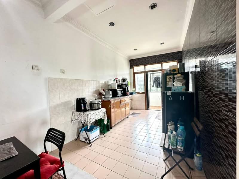 Apartment for Sale at Dahlia - SITI KHAIRIYAH JAAFAR - Kitchen - PropertyGuru.com.my