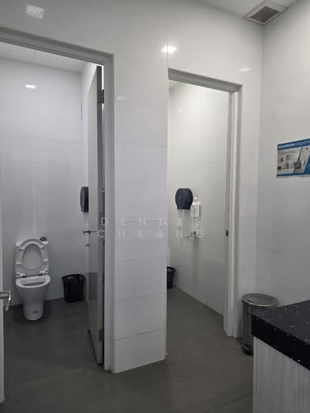 Semi-D Factory for Rent in Taman Kota Masai (Pasir Gudang) - Dennis Cheang - Bathroom - PropertyGuru.com.my