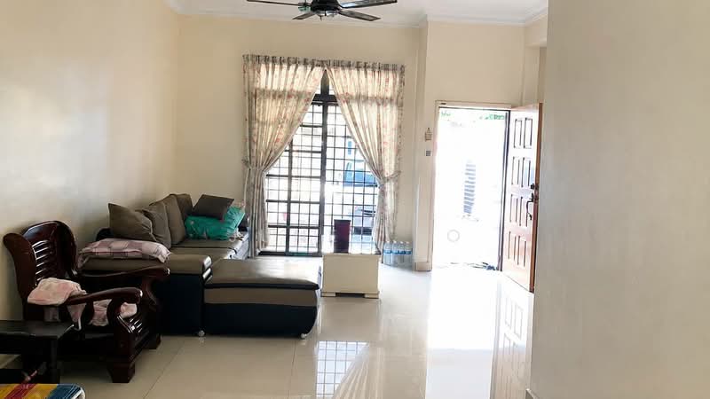 2-storey Terraced House for Rent in Bandar Seri Alam (Masai) - June Teo - Living Room - PropertyGuru.com.my