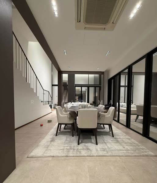 Rumah Berkembar untuk Dijual di Leisure Farm (Gelang Patah) - Ronald Mak - Dining Room - PropertyGuru.com.my