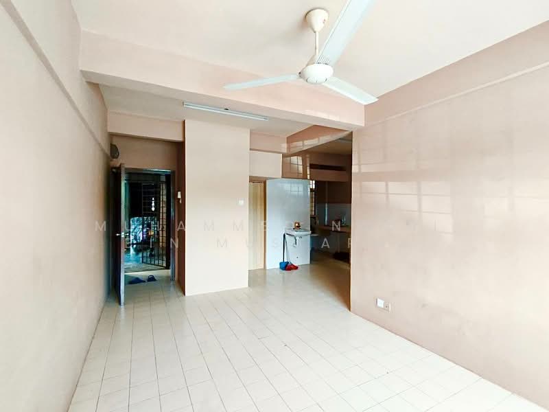 Rumah Flat untuk Dijual di Pangsapuri Prima Cempaka - Muhammed Nazri bin Mustapha - Living Room - PropertyGuru.com.my