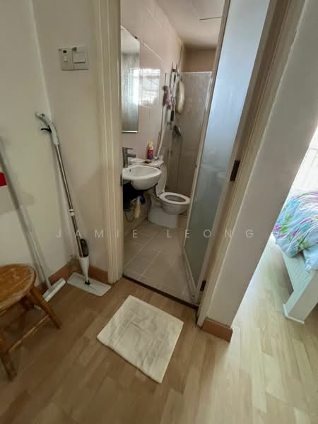 Service Residence for Sale at Dorchester - Jamie Leong - Bathroom - PropertyGuru.com.my
