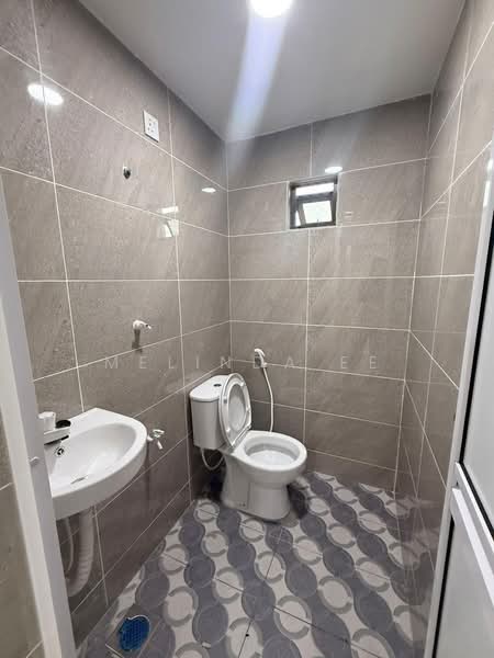 Rumah Teres 2 Tingkat untuk Dijual di Taman Johor Jaya (Johor Bahru) - Melinda Ee - Bathroom - PropertyGuru.com.my