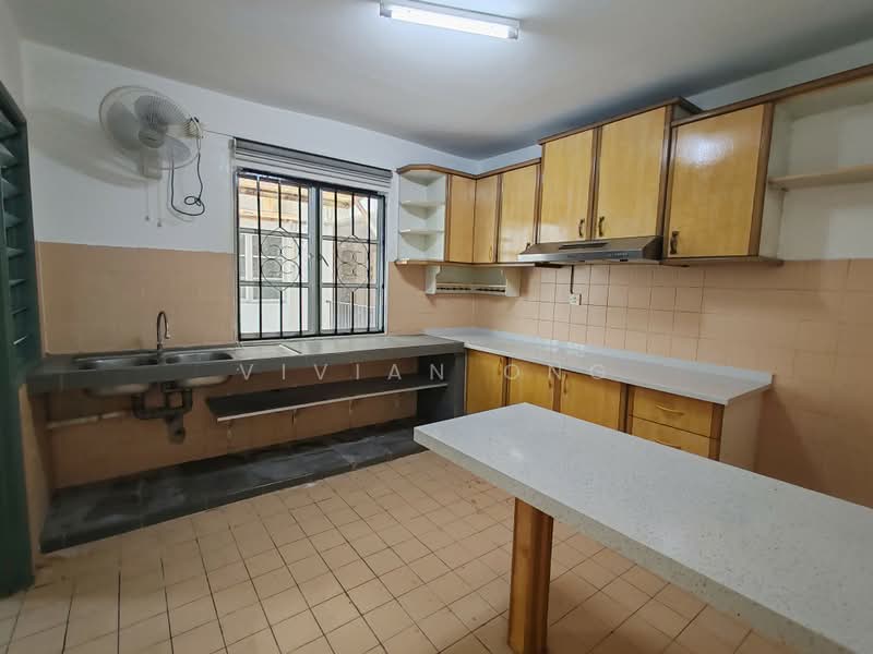 Kondominium untuk Dijual di Pantai Hillpark 5 - Vivian Ong - Kitchen - PropertyGuru.com.my
