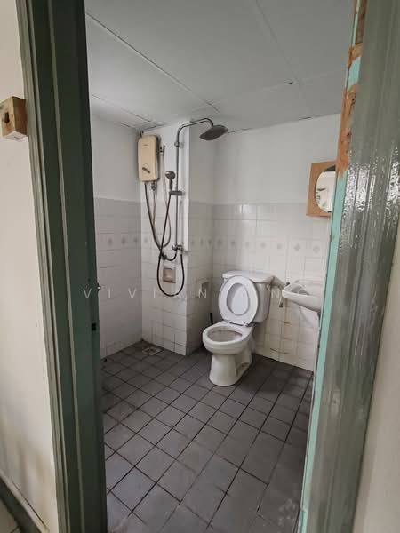 Kondominium untuk Dijual di Pantai Hillpark 5 - Vivian Ong - Bathroom - PropertyGuru.com.my